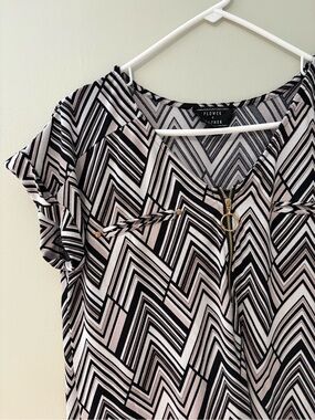 Black & Beige Geo Print Zip-Front Women’s Top
